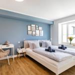 Schlafzimmer 1 mit Blick in Richtung Ostsee