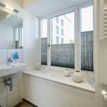 Badezimmer 1: Regendusche, WC