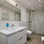 Badezimmer 2: Regendusche, WC