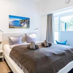Schlafzimmer 1: Doppelbett (180x200), TV