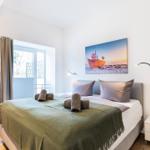 Schlafzimmer 2: Doppelbett (180x200), TV