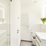 Badezimmer 1 und 2: Dusche, WC, Haartrockner