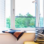 Wohn/Essbereich: TV, Zugang zum Balkon