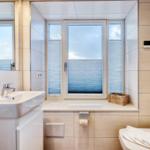 Badezimmer 1: Dusche (Rainshower), Haartrockner, WC