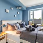 Schlafzimmer 2: Doppelbett, TV, Beamer