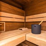 Großes Badezimmer 1: Sauna, Regendusche, WC, Haartrockner, Sitzhocker