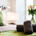 Schlafzimmer 1: Doppelbett (180 x 200), TV