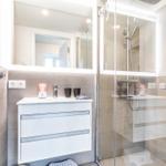 Badezimmer 2: Regendusche, WC, Haartrockner