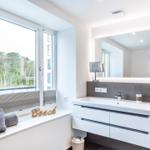 Badezimmer 2: Regendusche, WC, Haartrockner