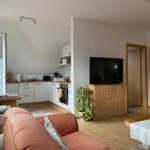 Wohnzimmer mit Küche