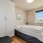 Moderne Villa mit Terrasse und Garten. Pool und Grillbereich sind vorhanden.