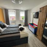Schlafzimmer mit Verdunklungsgardinen