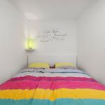 Schlafzimmer mit Doppelbett