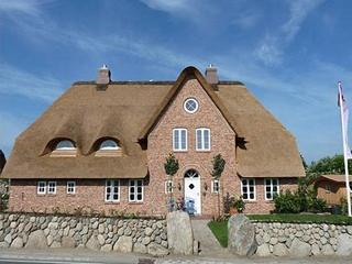 Ferienwohnungen und Ferienhäuser in Nebel mieten | Amrum-Travel