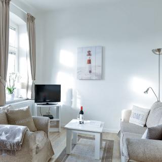 App. 6 mit Südbalkon in strandnaher Lage - Bäderstil-Villa in Wenningstedt/Sylt - Wenningstedt