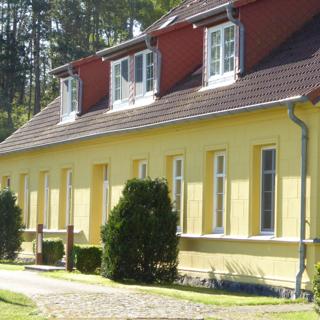 Gut Rattelvitz Parterre B, hochwertig, Sauna, Kamin, eTankstelle, Spielscheune, 15.000qm Parkland - Rattelvitz