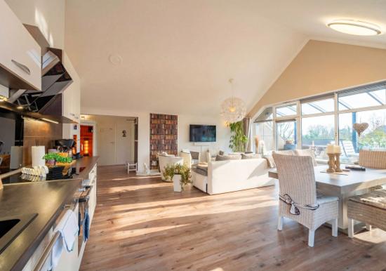 Penthouse Ammerblick - Sauna, Panorama & zentrale Lage